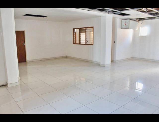 512M² BUSINESS TO LET IN BOKSBURG CENTRAL
